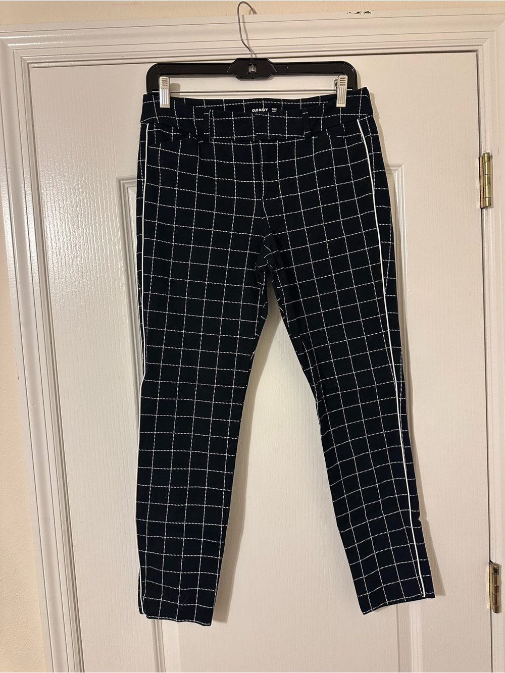 Old Navy Pixie Ankle Pants